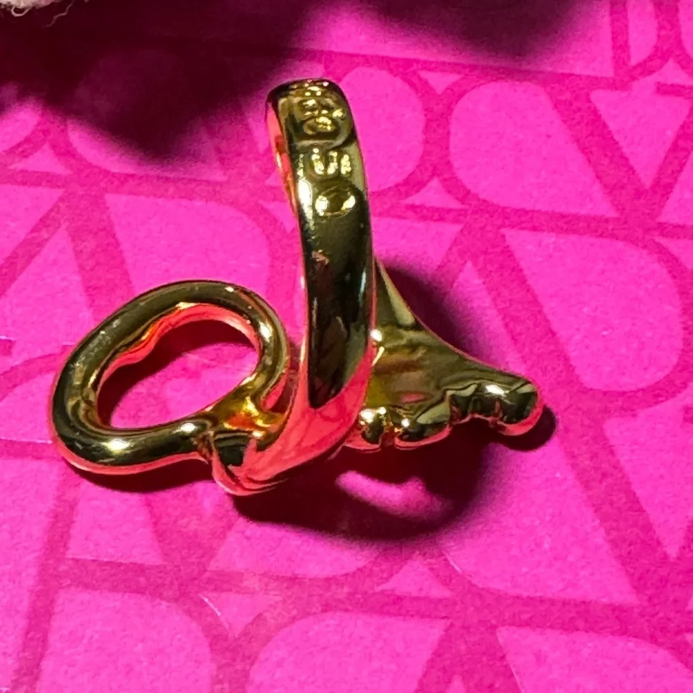 Uno de 50 “Now you See” Ring